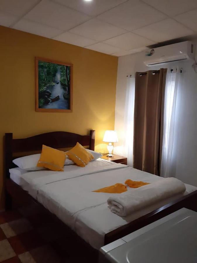 Saint Charles Inn, Belize Central America بونتا غوردا المظهر الخارجي الصورة