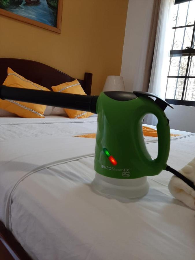Saint Charles Inn, Belize Central America بونتا غوردا المظهر الخارجي الصورة