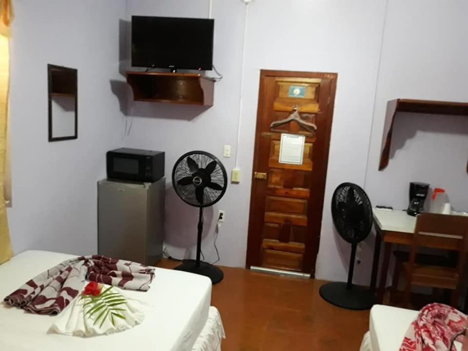 Saint Charles Inn, Belize Central America بونتا غوردا المظهر الخارجي الصورة