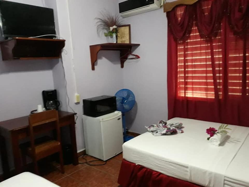 Saint Charles Inn, Belize Central America بونتا غوردا المظهر الخارجي الصورة