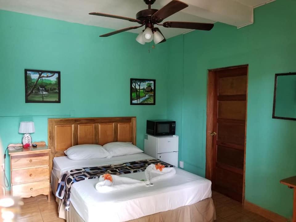 Saint Charles Inn, Belize Central America بونتا غوردا المظهر الخارجي الصورة